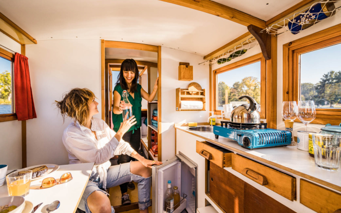 Hausboot Wasserkutsche Hausboot für 2-4 Personen Bild 3