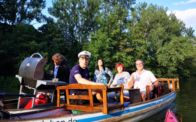 Kanu Solarboot Bild 2