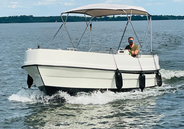 Motorboot 10 Personen Boot Ouzo Bild 3