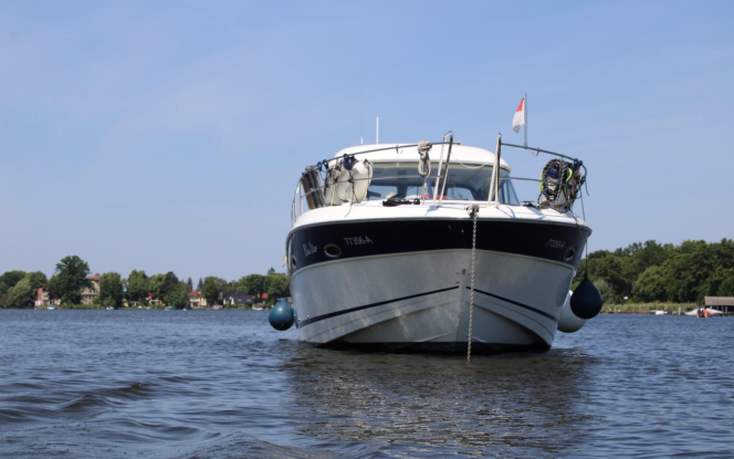 Motorboot 10 Personen Luxus Yacht mit Skipper / Blue Star Bild 7