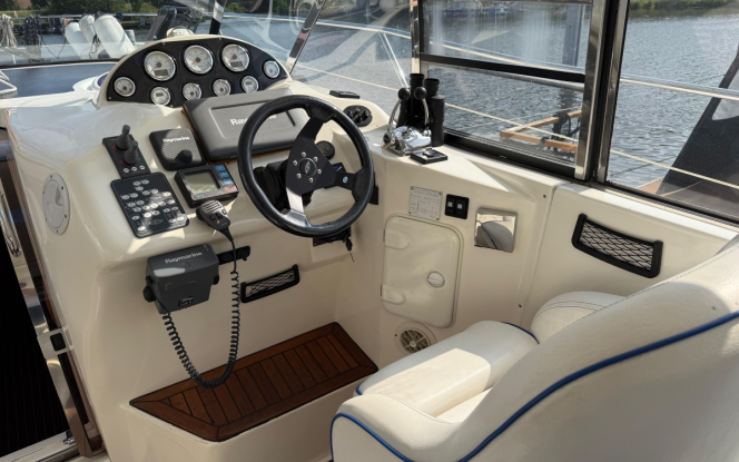Motorboot 10 Personen Luxus Yacht mit Skipper / Blue Star Bild 11