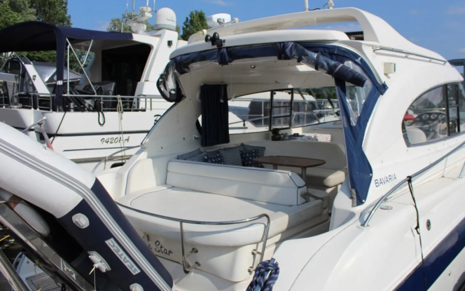 Motorboot 10 Personen Luxus Yacht mit Skipper / Blue Star Bild 8