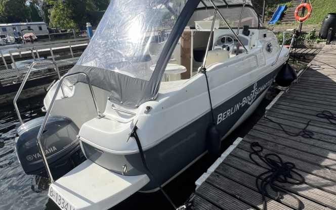 Motorboot 6 Personen Boot Johnnie Walker Bild 9