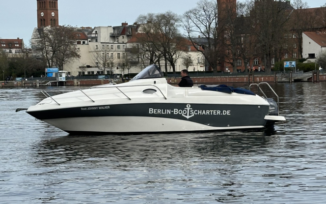 Motorboot 6 Personen Boot Johnnie Walker Bild 6