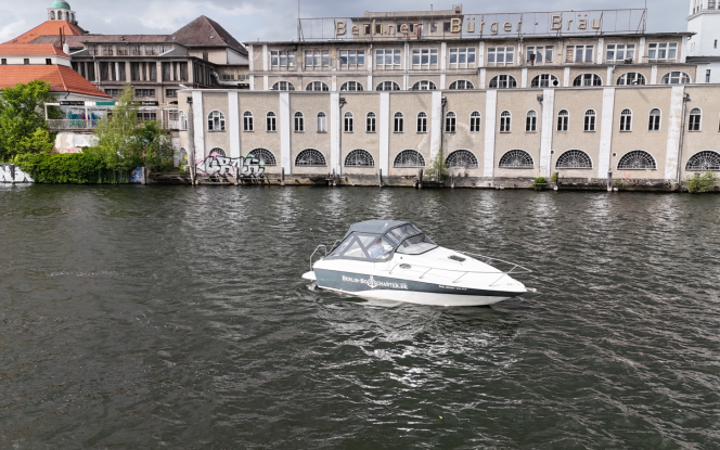Motorboot 6 Personen Boot Johnnie Walker Bild 3