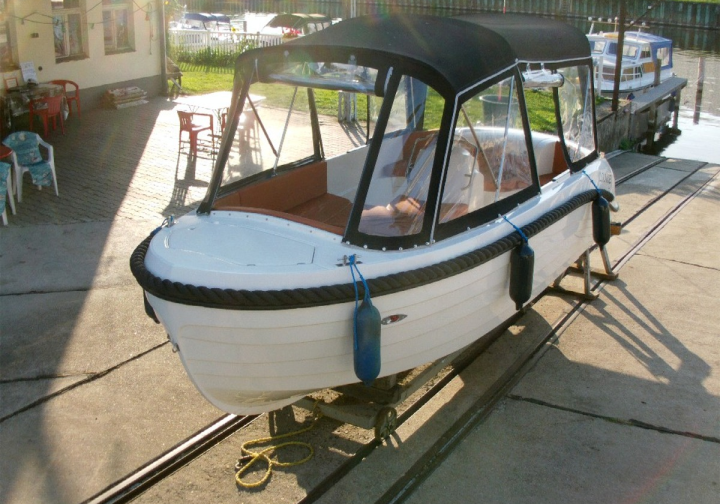 Motorboot 6m Lounge- Motorboot mit 60 PS Honda für 5+1 Personen ab 142 ? für 3 Stunden Bild 7