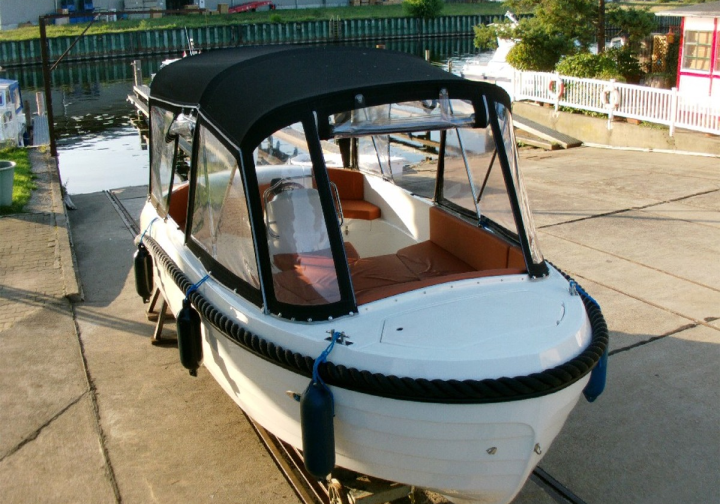 Motorboot 6m Lounge- Motorboot mit 60 PS Honda für 5+1 Personen ab 142 ? für 3 Stunden Bild 6