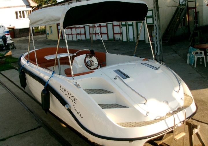 Motorboot 6m Lounge- Motorboot mit 60 PS Honda für 5+1 Personen ab 142 ? für 3 Stunden Bild 2