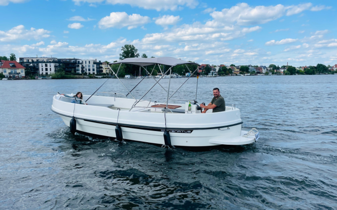 Motorboot 8 Personen Boot Ouzo Bild 1