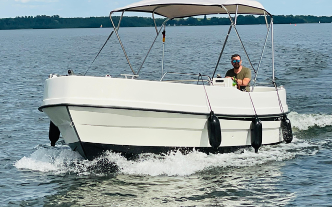 Motorboot 8 Personen Boot Ouzo Bild 3