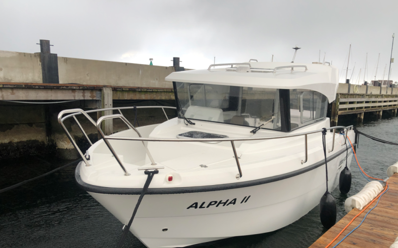 Motorboot Alpha II, Finnmaster Pilothouse Motorboot mit 150 PS für bis zu 7 Personen Bild 3