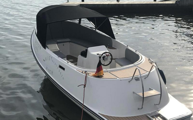 Motorboot Baltica III Bild 1