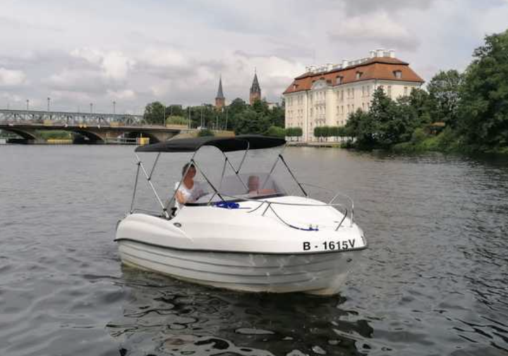 Motorboot Beluga 2 Bild 1