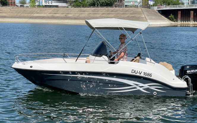 Motorboot BlueLiner Bild 2