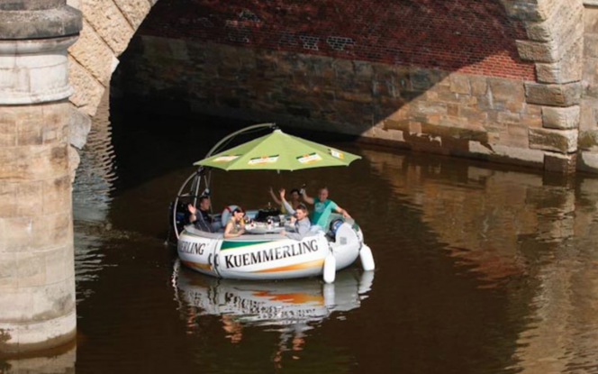 Motorboot Donut-Boot 2 mit integriertem Holzkohlegrill Bild 2