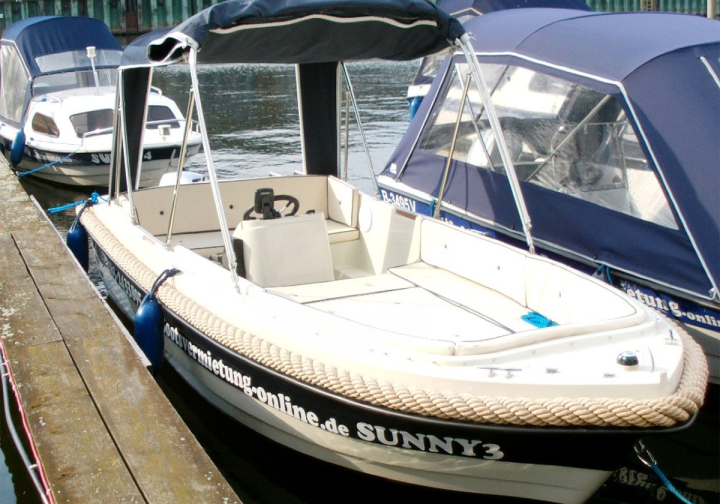 Motorboot führerscheinfreies 15 PS Motorboot Sunny 3 bis 4+3 Pers. ab 96 ? für 3 Stunden Bild 3