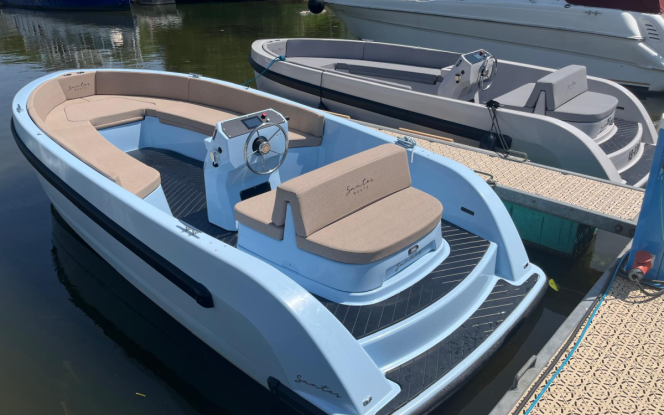 Motorboot Führerscheinfreies Elektroboot für bis zu 8 Personen Bild 1