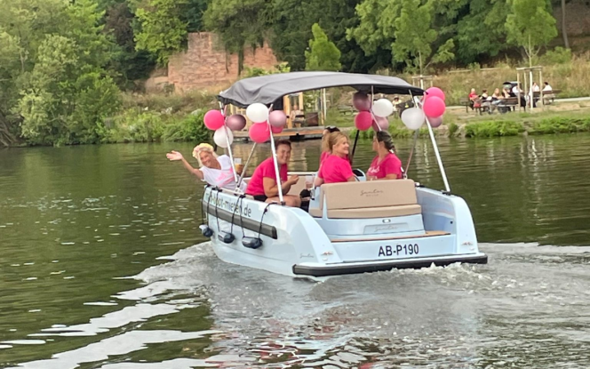 Motorboot Führerscheinfreies Elektroboot für bis zu 8 Personen Bild 3