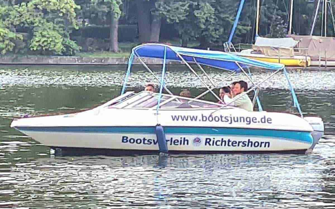 Motorboot Führerscheinfreies Motorboot Bowrider ?Manja? in Berlin Köpenick Grünau mieten Bild 2