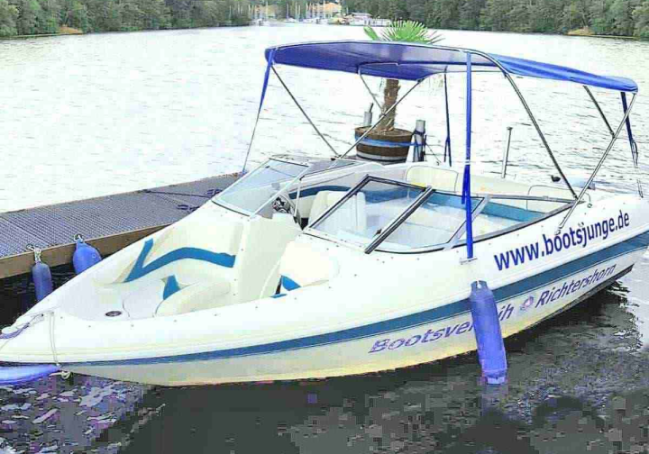 Motorboot Führerscheinfreies Motorboot Bowrider ?Manja? in Berlin Köpenick Grünau mieten Bild 1