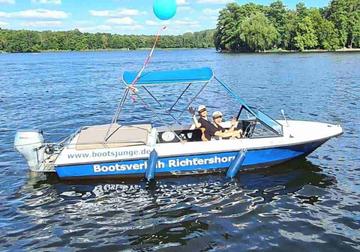 Motorboot Führerscheinfreies Motorboot Lotos mieten in Berlin Köpenick Grünau Bild 3