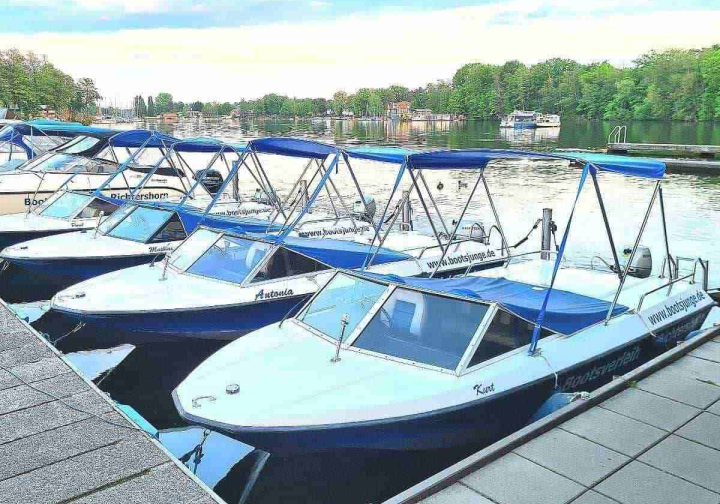 Motorboot Führerscheinfreies Motorboot Lotos mieten in Berlin Köpenick Grünau Bild 4