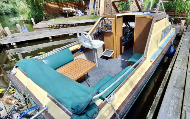 Motorboot Führerscheinfreies Motorboot mit Kajüte - Joey Bild 4