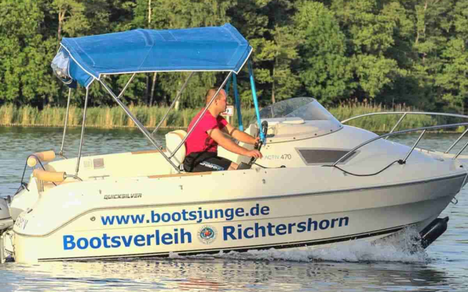 Motorboot Führerscheinfreies Motorboot Quicksilver 470 ?Evi? in Berlin Köpenick Grünau mieten Bild 4