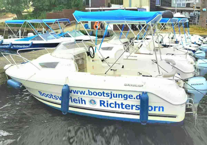 Motorboot Führerscheinfreies Motorboot Quicksilver 470 ?Evi? in Berlin Köpenick Grünau mieten Bild 1