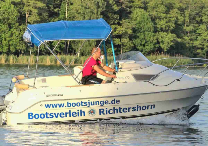 Motorboot Führerscheinfreies Motorboot Quicksilver 470 ?Evi? in Berlin Köpenick Grünau mieten Bild 4