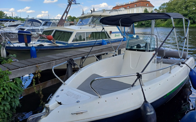 Motorboot Good Times Bild 7