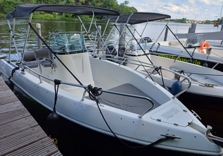 Motorboot Good Times Bild 7