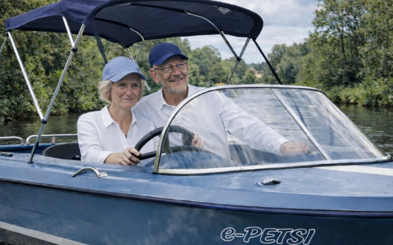 Motorboot Komfortables Elektro-Motorboot mit 10kW Leistung und großen Akkus (führerscheinpflichtig) Bild 3