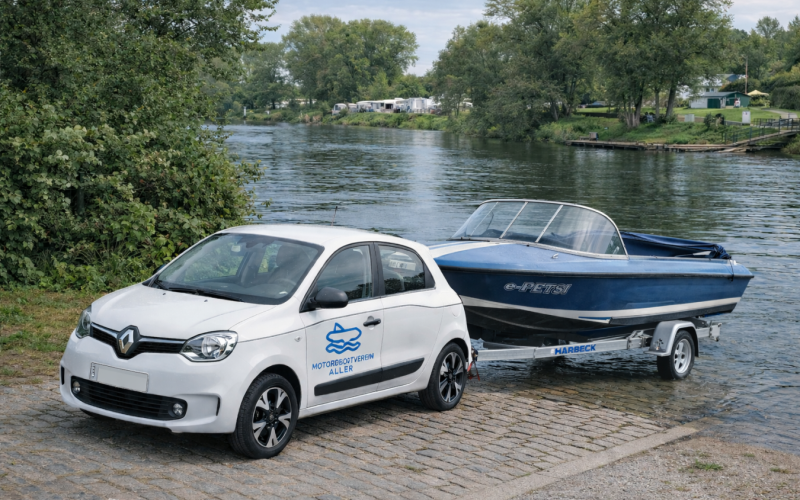 Motorboot Komfortables Elektro-Motorboot mit 10kW Leistung und großen Akkus (führerscheinpflichtig) Bild 5