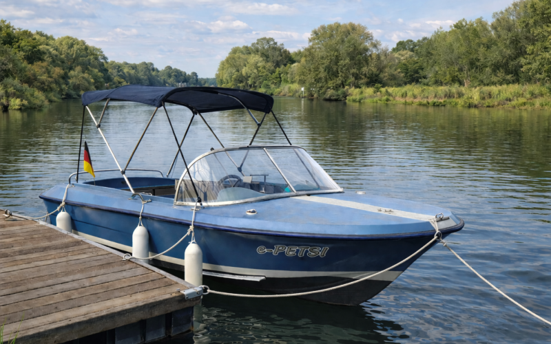 Motorboot Komfortables Elektro-Motorboot mit 10kW Leistung und großen Akkus (führerscheinpflichtig) Bild 4