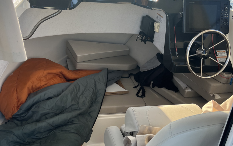 Motorboot NINA, Quicksilver 605 Pilothouse, 115 PS bis zu 6 Personen Bild 12