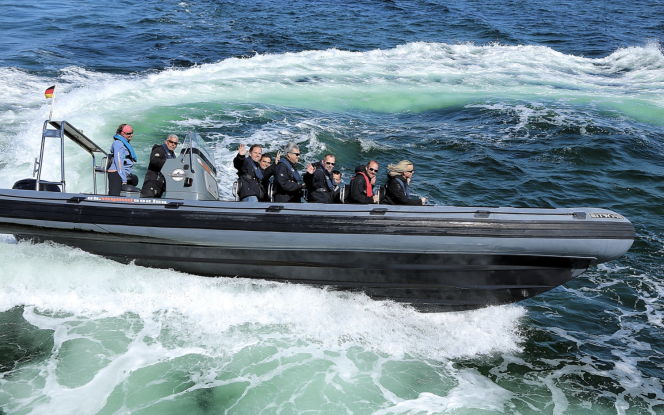 Motorboot Rigid inflatable boat - Speedboot Bild 2