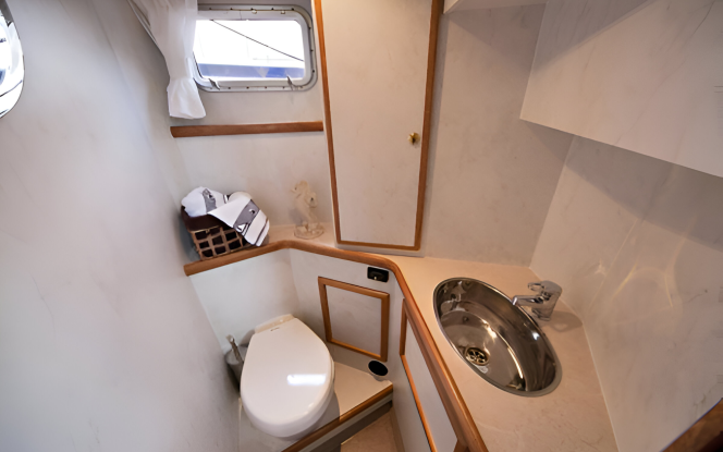 Motorboot Seepferdchen 12 Motorboot für bis zu 6 Personen Bild 3