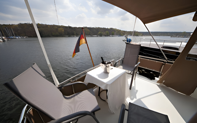 Motorboot Seepferdchen 12 Motorboot für bis zu 6 Personen Bild 6