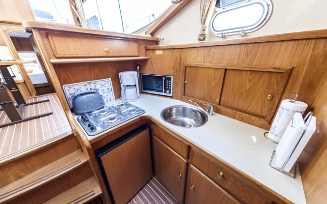 Motorboot Seepferdchen 28 Motorboot für bis zu 6 Personen Bild 3