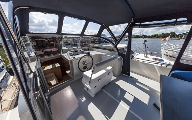 Motorboot Seepferdchen 30 Motorboot für bis zu 8 Personen Bild 2