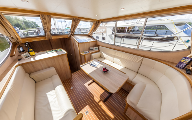 Motorboot Seepferdchen 30 Motorboot für bis zu 8 Personen Bild 4