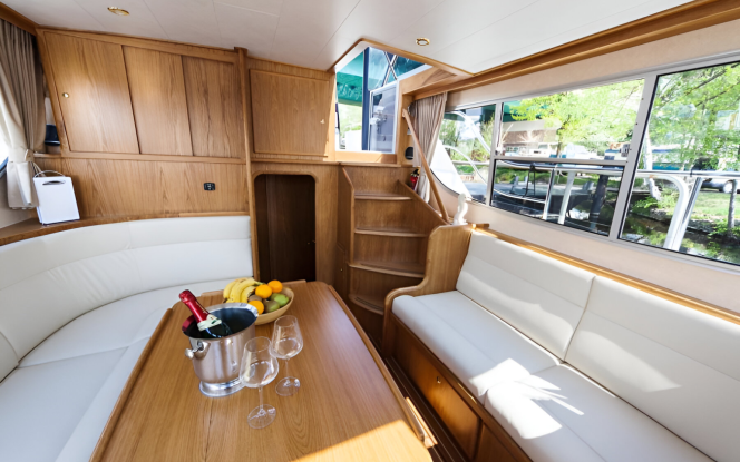 Motorboot Seepferdchen 30 Motorboot für bis zu 8 Personen Bild 7