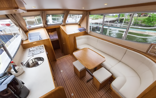 Motorboot Seepferdchen 31 Motorboot für bis zu 8 Personen Bild 5