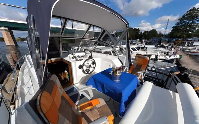 Motorboot Seepferdchen 32 Motorboot für bis zu 6 Personen Bild 3