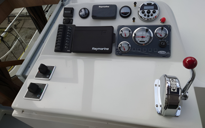 Motorboot Seepferdchen 61 Motorboot für bis zu 8 Personen Bild 8