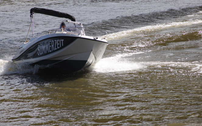 Motorboot SOMMERZEIT / 5 Personen Bild 7