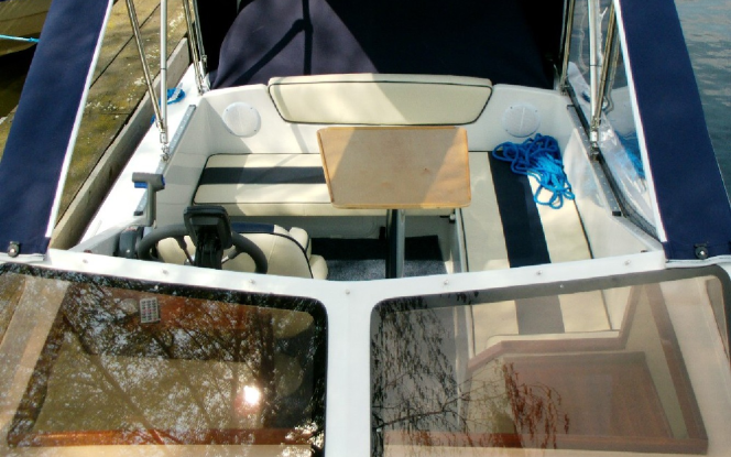 Motorboot Sunny 4 Bild 6