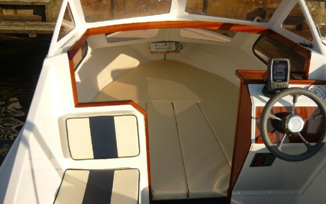 Motorboot Sunny 4 Bild 5