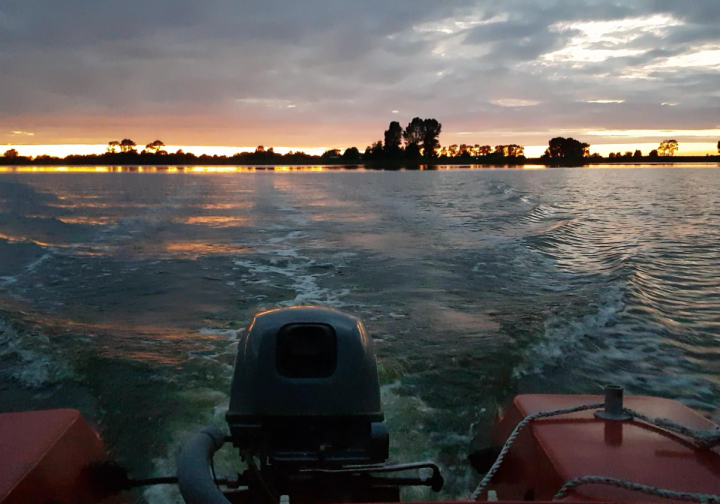 Motorboot Tour in den Sonnenuntergang Bild 4